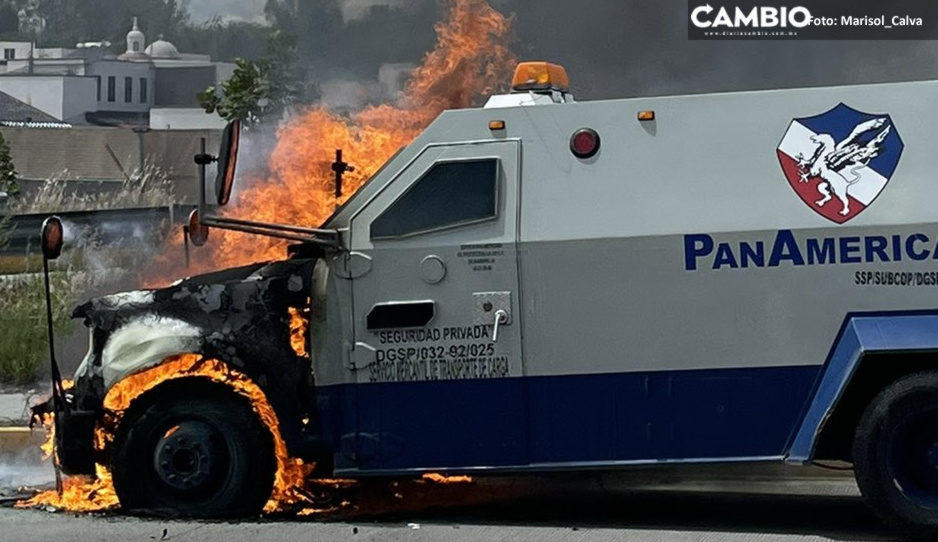 ¡Peligro! Se incendia camioneta de valores en la Vía Atlixcáyotl (VIDEO)