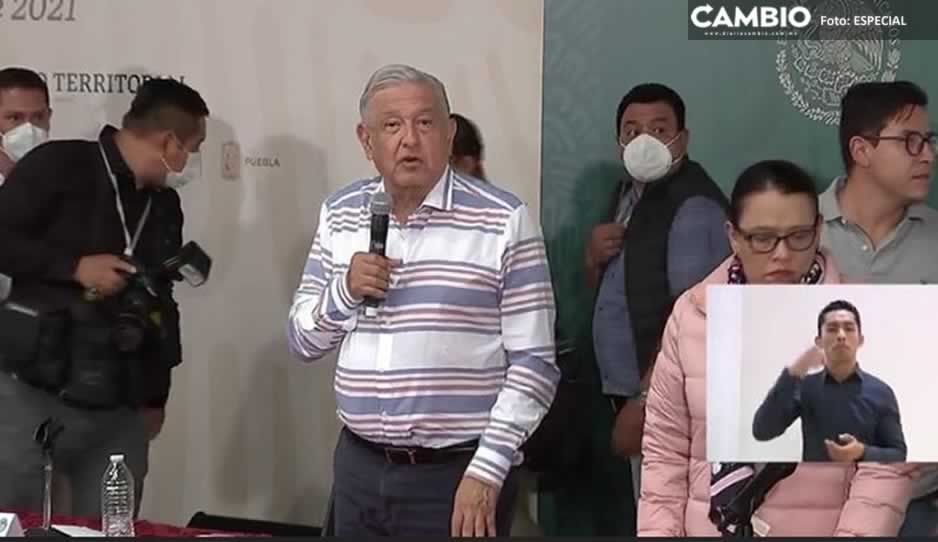 AMLO salva el día y controla a rijosos con un ¡viva Huauchinango! y la promesa de apoyos (VIDEO)