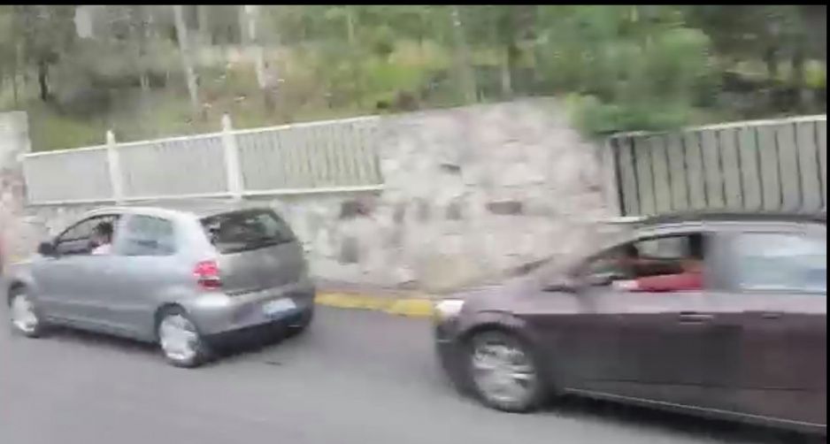 Millennials y chavorrucos generan caos vial en los alrededores de la Zona Militar (VIDEO)