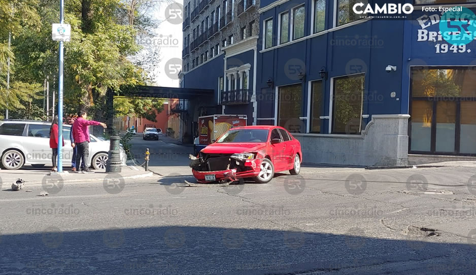 Abandonan auto chocado a la altura del Barrio del Alto