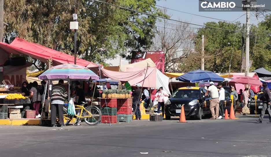 FOTOS: Sigue la necedad de los poblanos, ahora instalan tianguis de San Isidro