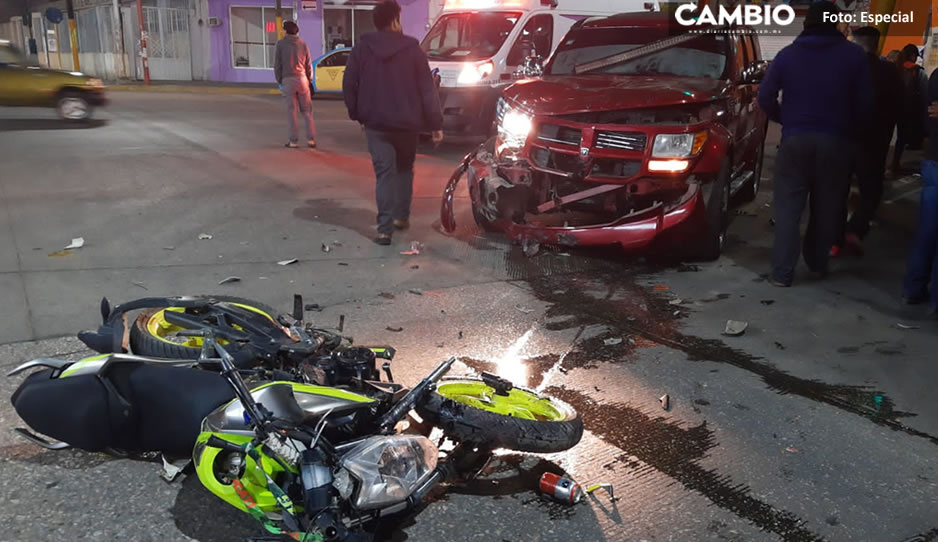¡Terrible accidente! Motociclista muere al chocar vs camioneta en Texmelucan