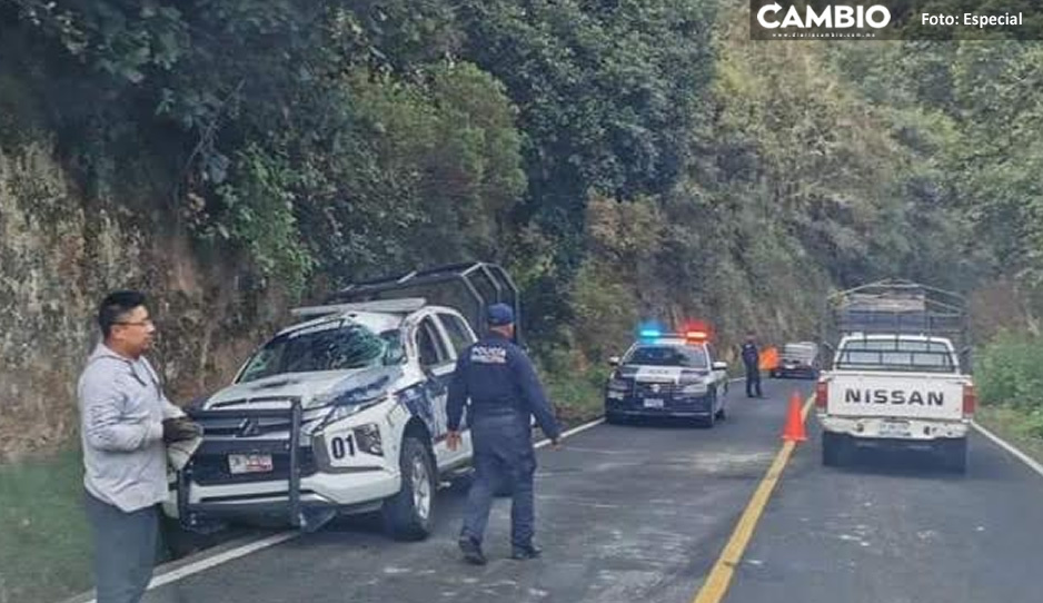 Patrulla de la policía de Zoquitlán vuelca tras ir a exceso de velocidad a la altura de Pala