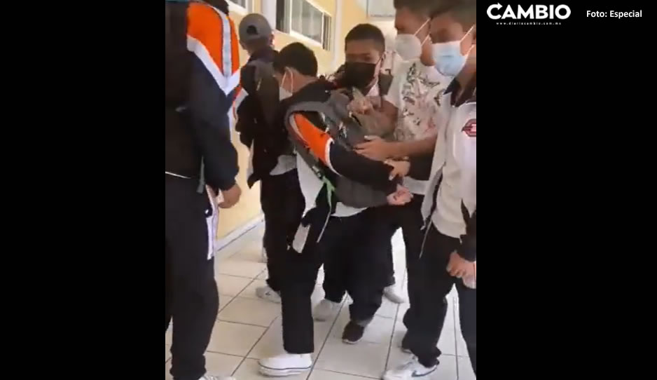 VIDEO: Así es como realizan acoso escolar a jovencito en CELMA de San Pedro Cholula