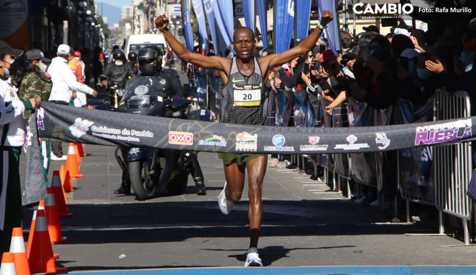 Él es keniano Roger, el ganador del Maratón de Puebla 2021 (VIDEO)