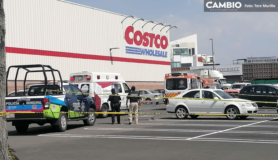 Balacera en estacionamiento de Costco Puebla deja un muerto y un herido