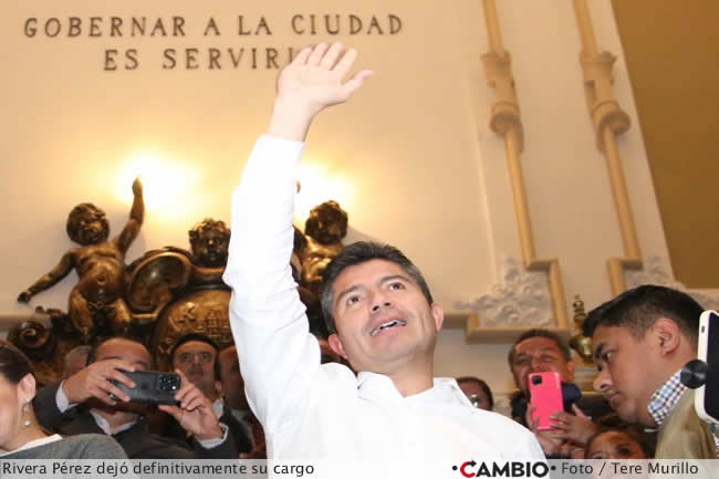 eduardo rivera deja alcaldia de puebla pelea gubernatura