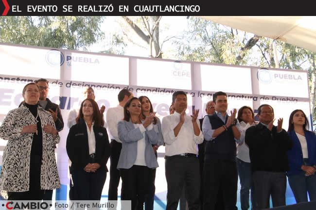 lalo rivera recibe constancia del pan como candidato gobernador evento cuautlancingo