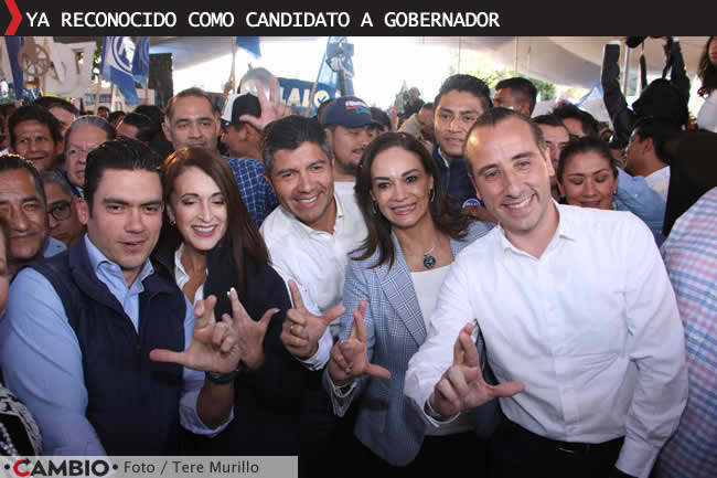 lalo rivera recibe constancia del pan como candidato gobernador puebla 