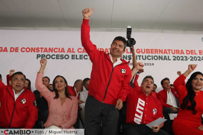lalo rivera recibe constancia candidato gobernador puebla pri 