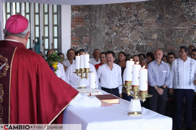 nacho mier asiste celebracion santa cruz teotlalco puebla