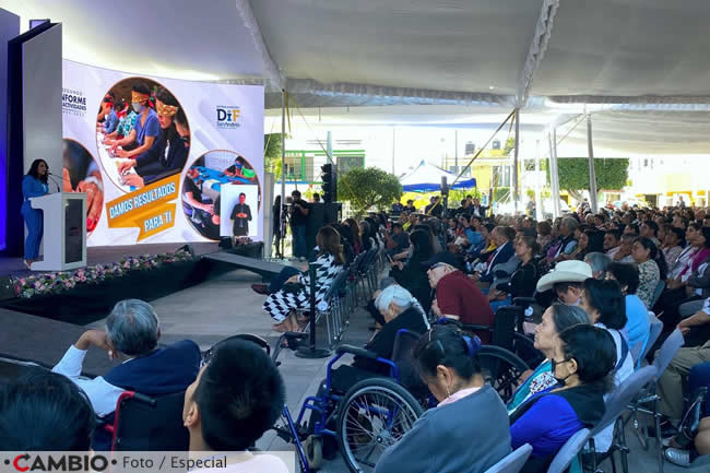 lupita cuautle rinde 2do informe dif municipal san andres cholula