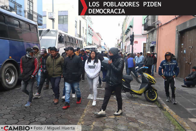 manifestacion pobladores coyomeapan democracia