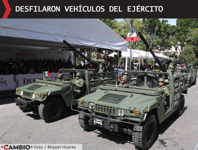 desfile conmemorativo 213 aniversario independencia mexico vehiculos ejercito