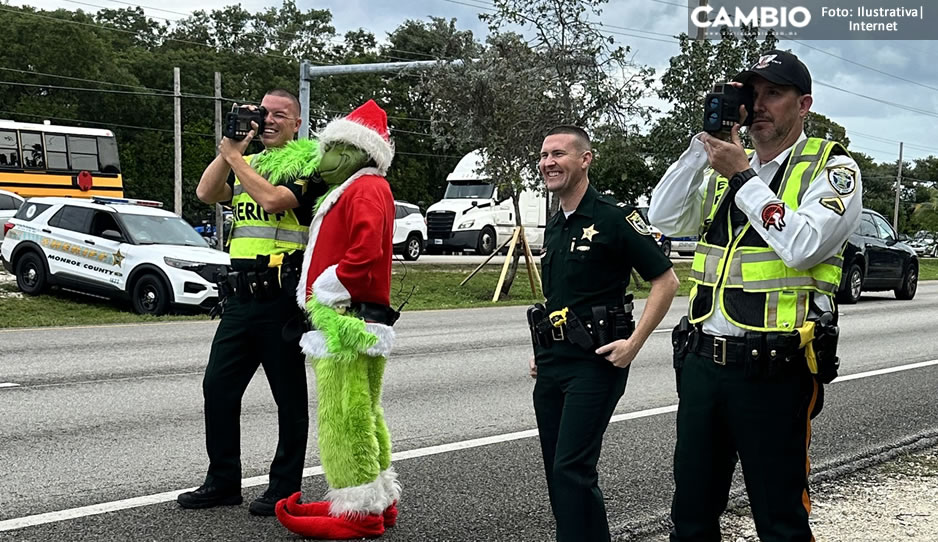 grinch policia.jpg