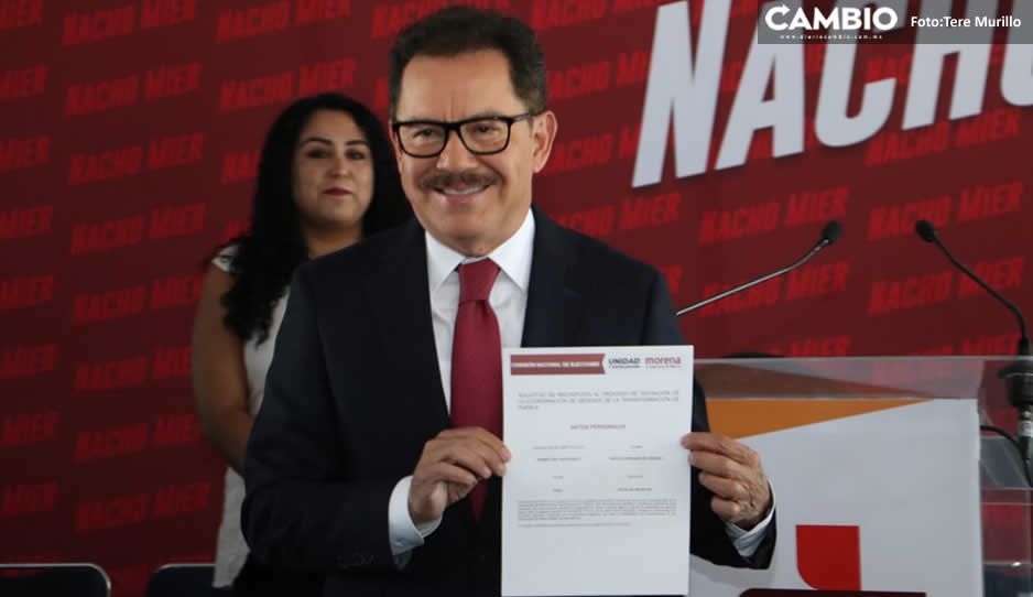 nacho se registra en morena1.jpg
