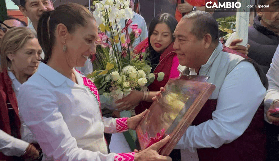 Se luce Mario de la Rosa en evento de Morena en Amozoc y Sheinbaum se va contenta