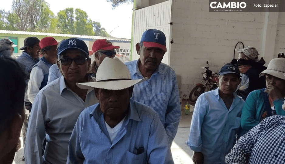 Carlos Rodríguez toma oficinas del riego de agua; campesinos exigen su desalojó en Tlacotepec