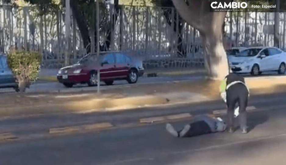 ¡Trágico! Cafre atropella a dos abuelitos y los deja lesionados en Bulevar 5 de Mayo (VIDEO)