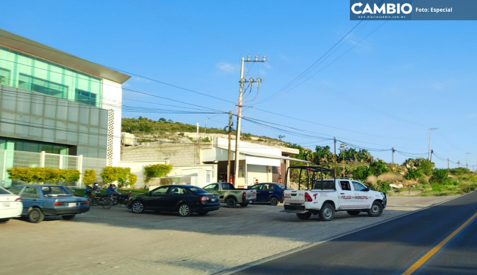 Motoladrones encapuchados roban camión repartidor de gas LP en Xochimilco