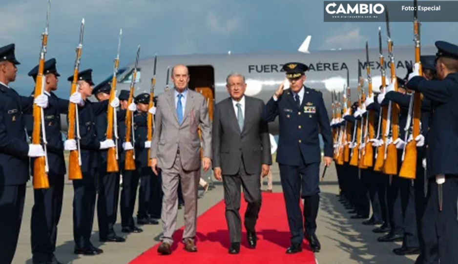 Llega AMLO a Colombia y se reúne con Gustavo Petro (VIDEO)