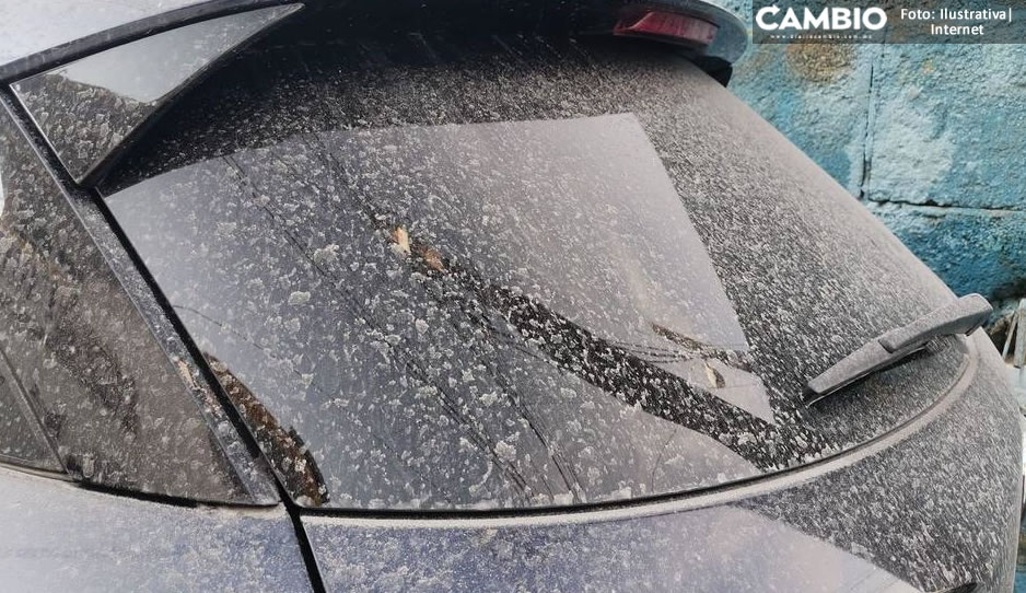 Entregan cubrebocas a atlixquenses tras la continua caída de ceniza del Popocatépetl