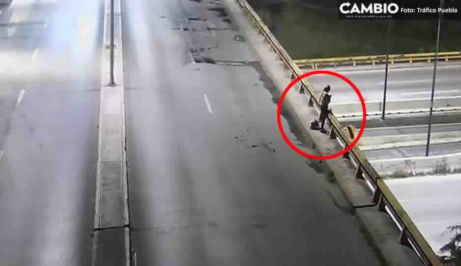 VIDEO: Joven intenta arrojarse del puente de Periférico Ecológico