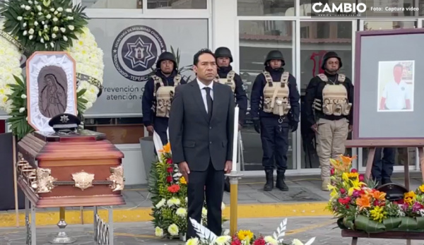 Pepe Huerta encabeza homenaje póstumo a policía muerto tras choque contra pipa (VIDEO)