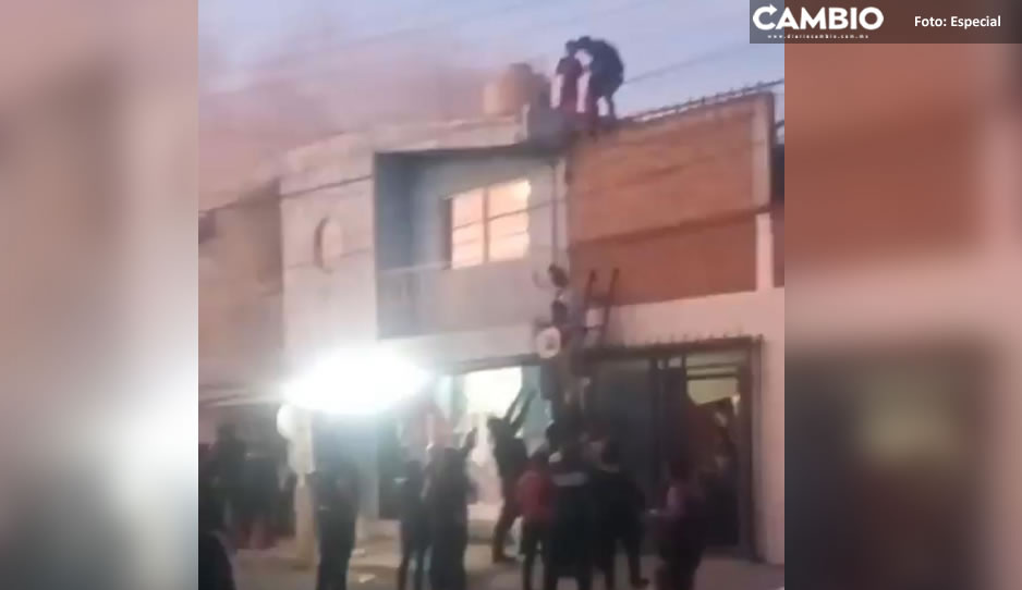 ¡Qué susto! Salvan a mamá y a sus tres hijos de un incendio en la Vicente Guerrero (VIDEO)