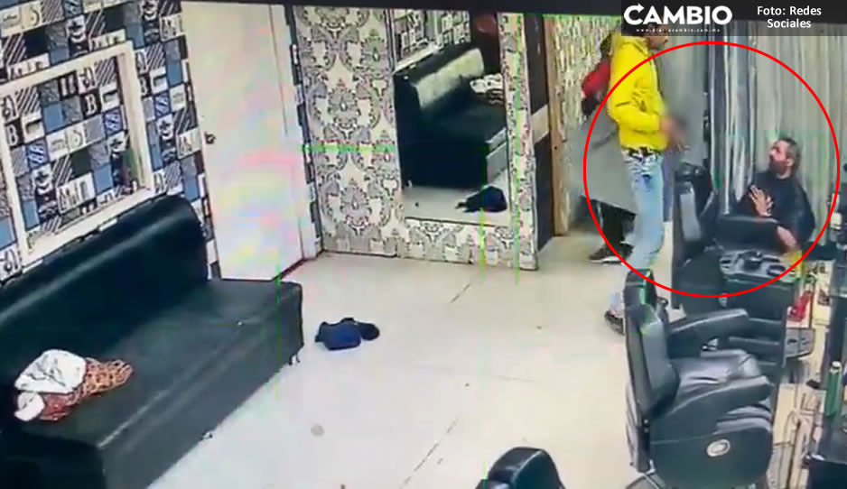 FUERTE VIDEO: A sangre fría asesinan a clientes en barbería