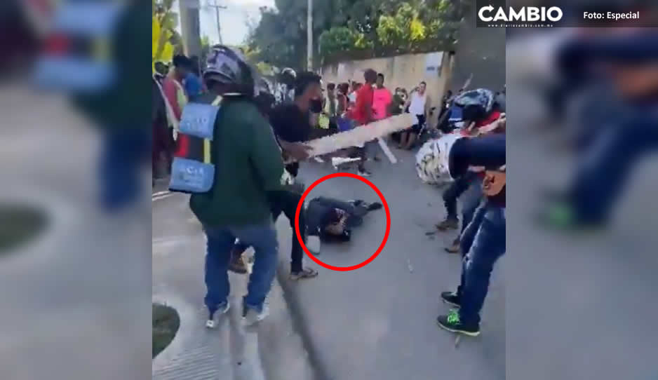 ¡Le dieron con todo! Vecinos golpean a ladrón con palos y piedras (VIDEO)