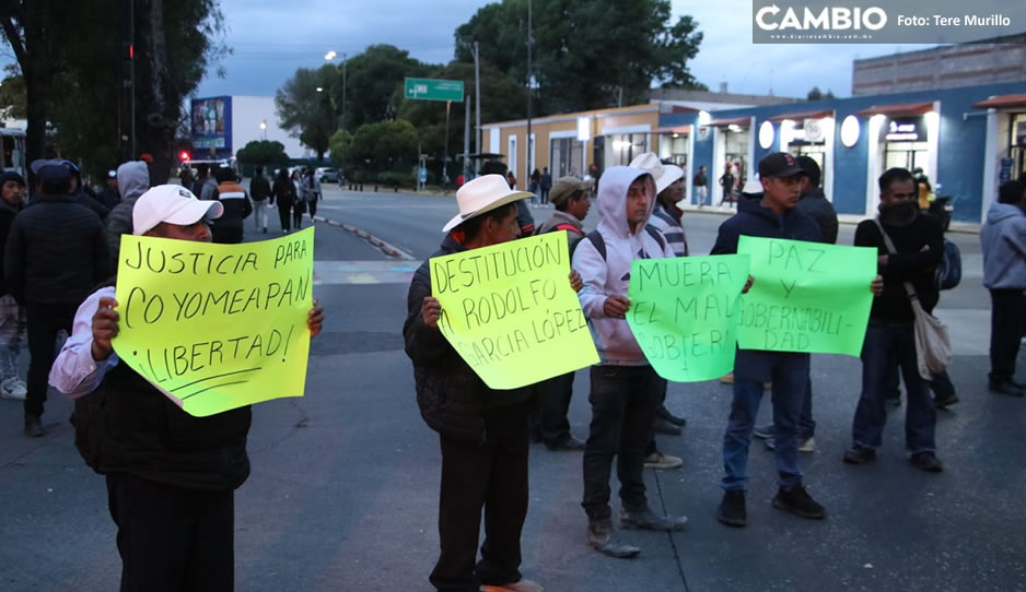 ¡Caos vial! Pobladores de Coyomeapan desquician el Bulevar 5 de Mayo (VIDEO)