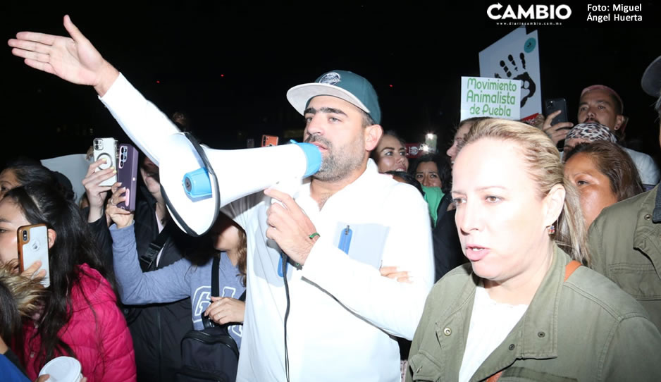 Cientos de poblanos marchan vs maltrato animal al lado del activista Arturo Islas (FOTOS)
