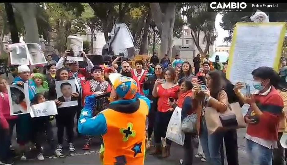 Payasitos del Zócalo le declaran la guerra a Lalo Rivera tras golpiza de Normatividad (VIDEO)