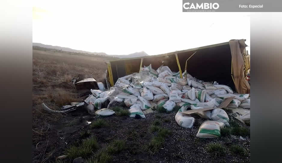 Terrible volcadura deja dos muertos en la Azumbilla-El Seco