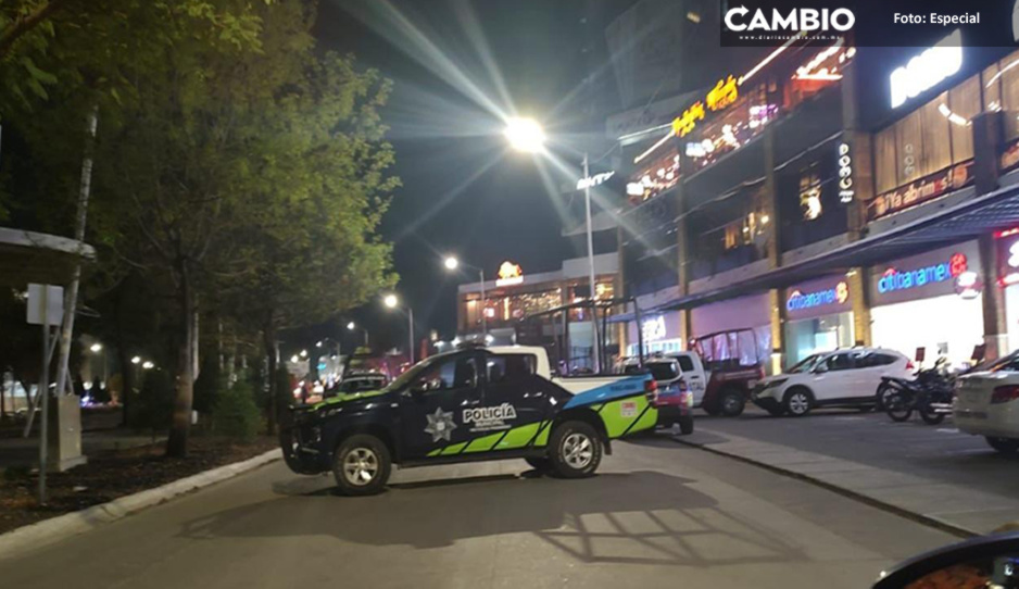 Ejecutan a “El Charly” afuera del bar Mangos en Angelópolis