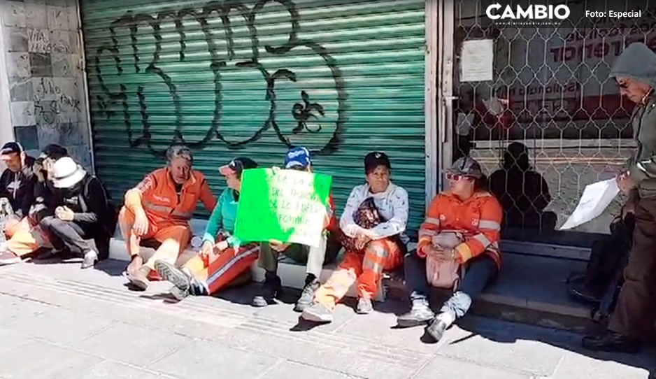 Naranjitas se manifiestan en la Segom para exigir el pago de sus ahorros (VIDEO)