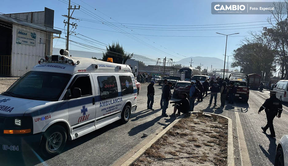 Choque entre camioneta y automóvil deja al menos cinco lesionados en la federal Puebla-Tehuacán