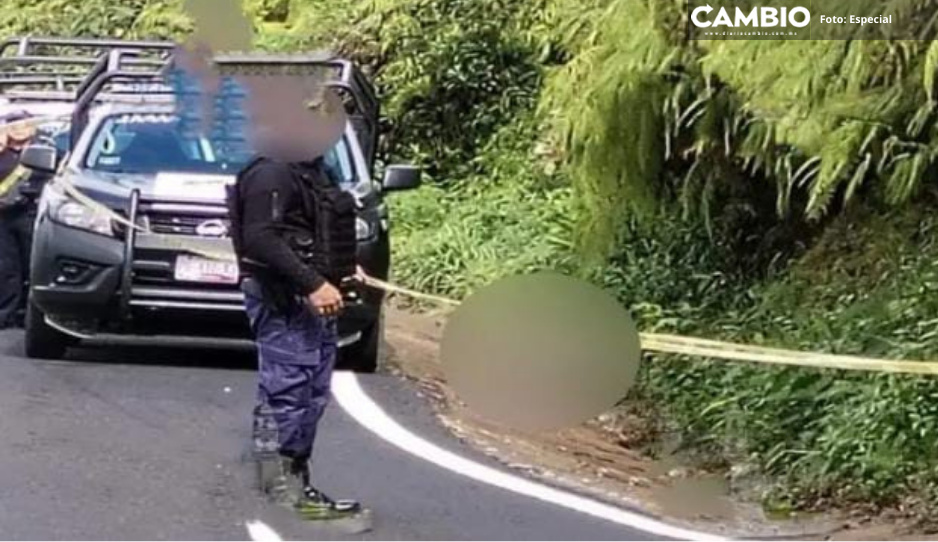 Abandonan cadáver embolsado sobre una cuneta en Cuetzalan