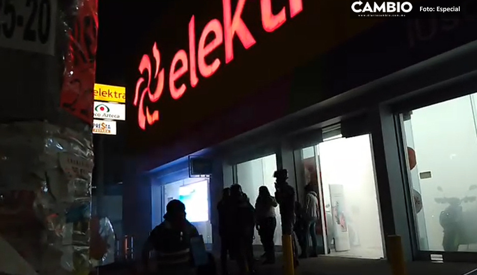 ¡Pobre Tío Richie! Sujetos armados atracan Elektra de Calzada Zaragoza (VIDEO)