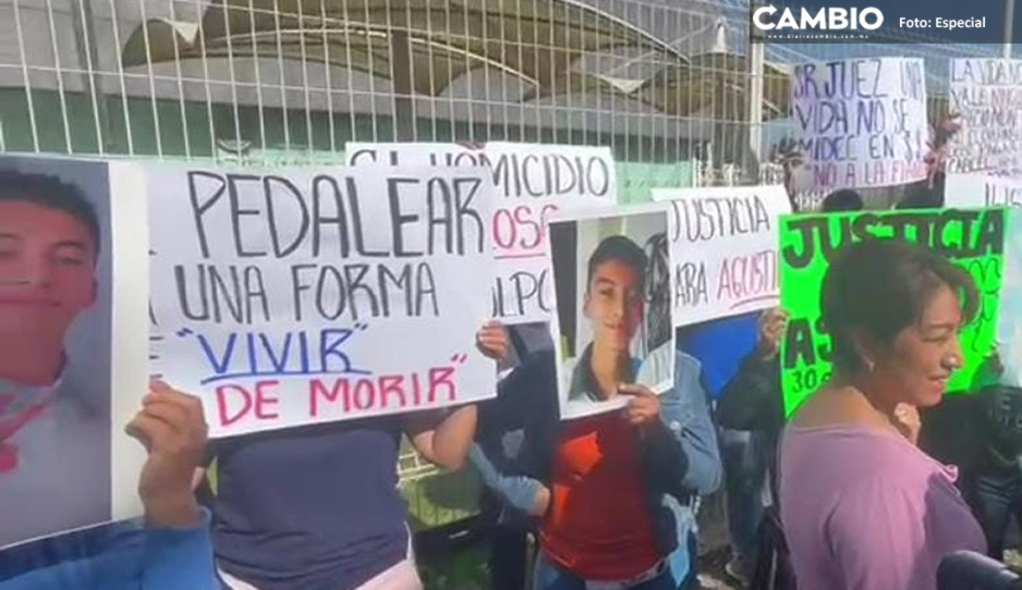 Ciclistas se manifiestan en Casa de Justicia para exigir que cafre que atropelló a Agustín no salga de la cárcel