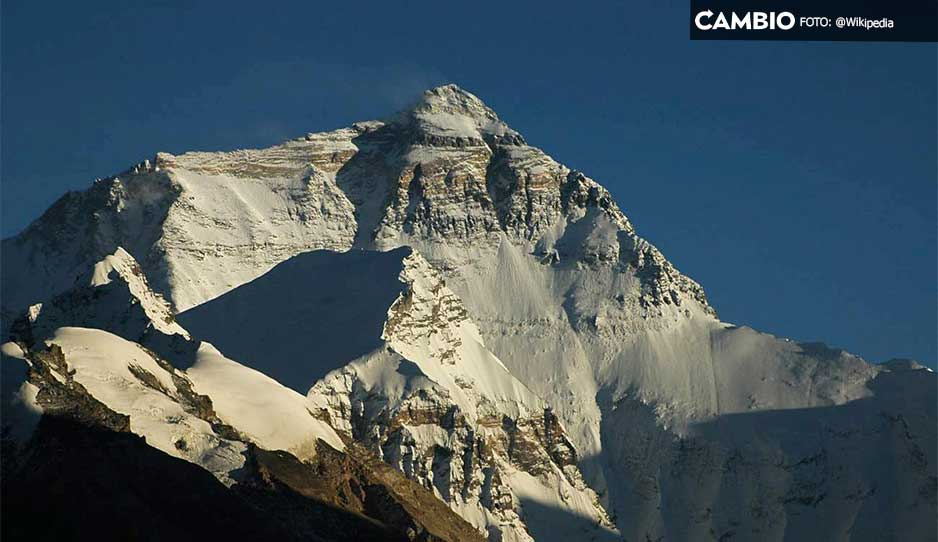 ¡Miedo en las alturas! Fallecen dos alpinistas mientras intentaban escalar el Everest