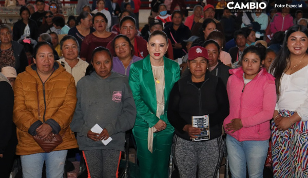 Contribuye Paola Angon a la economía de las mujeres cholultecas