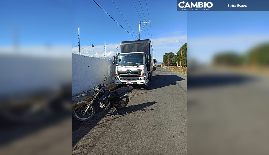 Delincuentes saquean y abandonan camión en Texmelucan