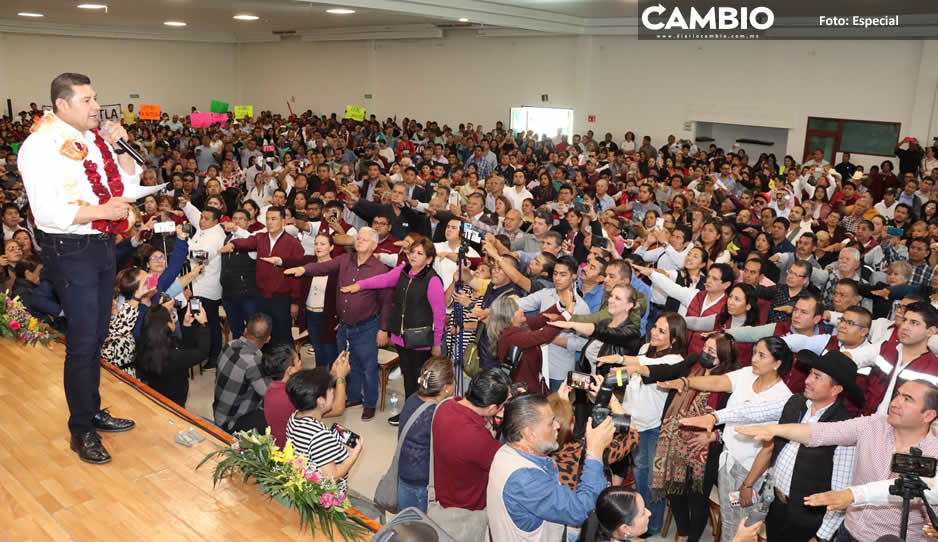 Alejandro Armenta pide denunciar a quienes prometan cargos a su nombre