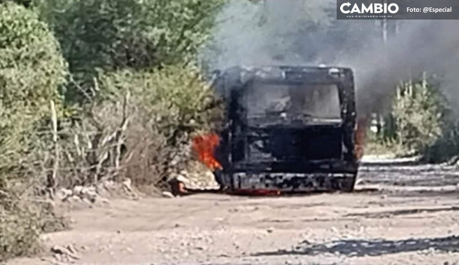 Se incendia autobús con estudiantes y profesores en Tepanco de López