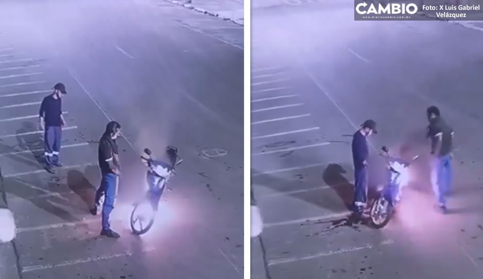 VIDEO: ¡Hombres resolviendo! Intentan apagar incendio de su moto con orines