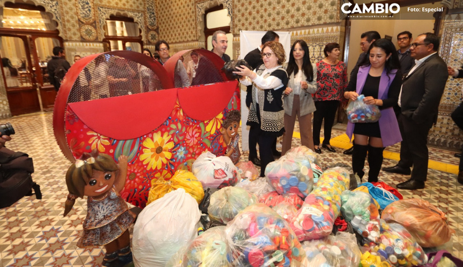 Recibe Voluntariado del Congreso del Estado donación de tapitas y prendas de abrigo
