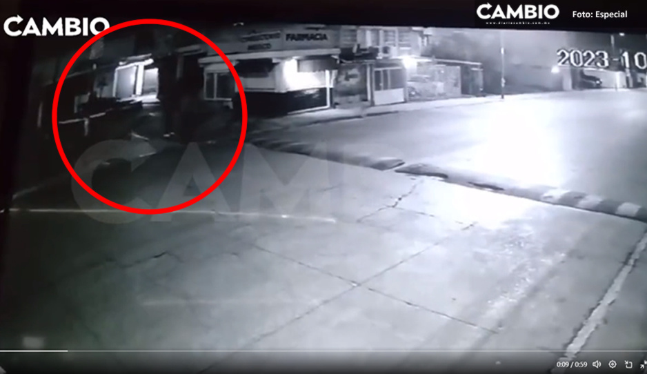 VIDEO: Así asaltan a transeúntes en Los Héroes… ¡taxista es cómplice!