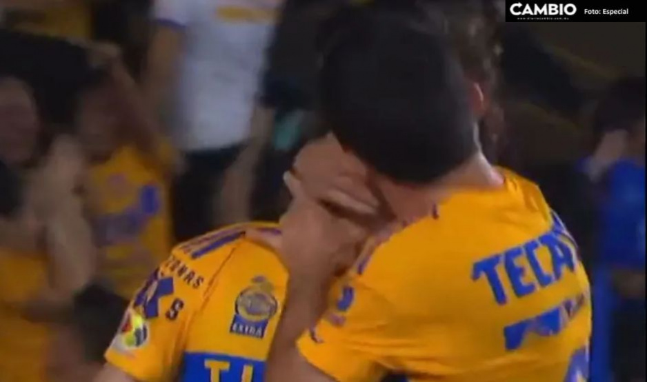Enloquece a las redes beso de Córdova a Vigón en el partido de Tigres vs Monterrey (VIDEO)